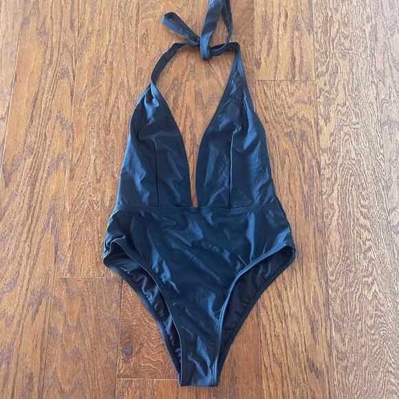 Black one piece swimsuit - Picture 3 of 3